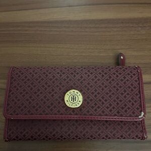 Tommy Hilfiger Maroon Patterned Wallet